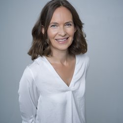 speaker photo
