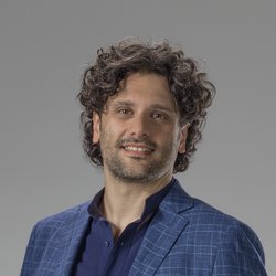 speaker photo