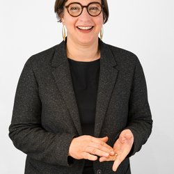 speaker photo